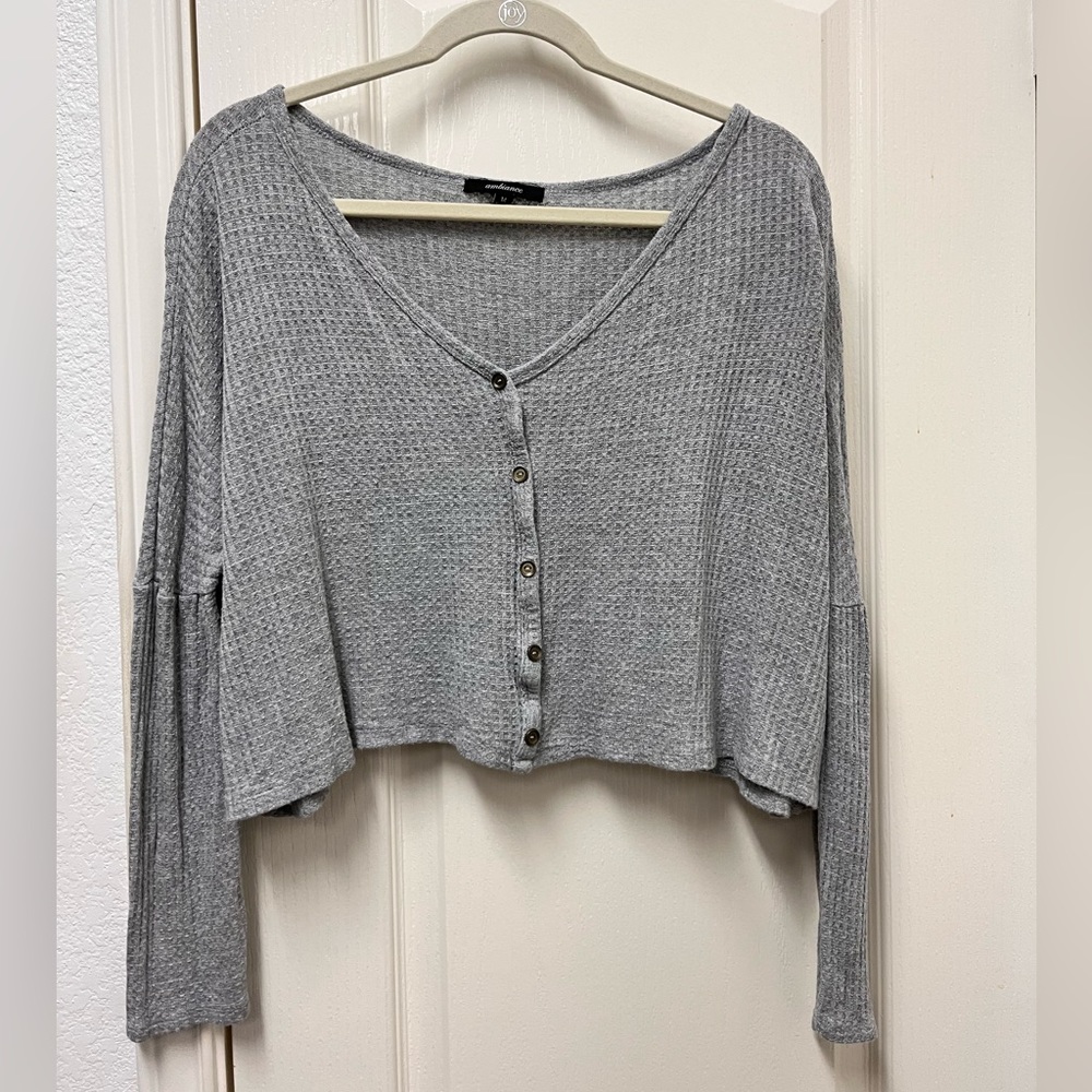 Woven Buttoned Long Sleeve Crop Top